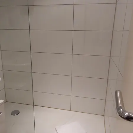 Strandnahes Ostseescholle Mit Balkon , Parkplatz Apartment